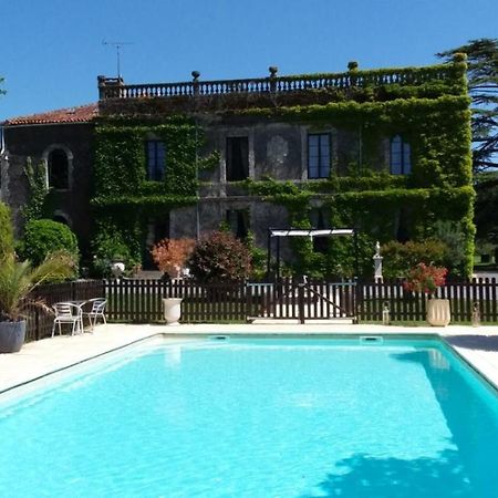 Pissotte Chateau Le Poiron Bed & Breakfast エクステリア 写真