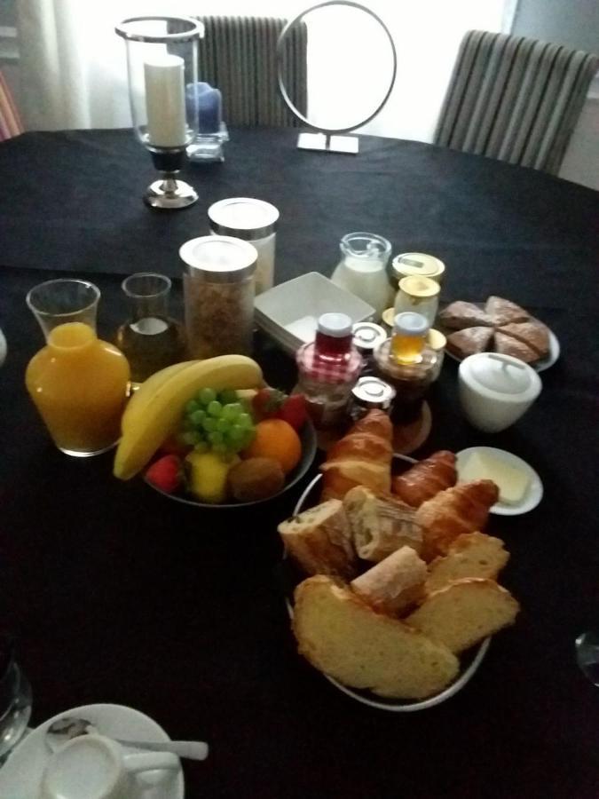 Pissotte Chateau Le Poiron Bed & Breakfast エクステリア 写真