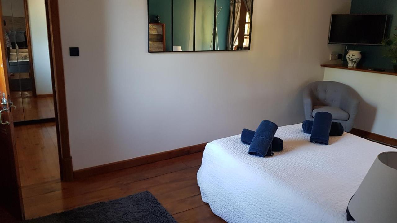 Pissotte Chateau Le Poiron Bed & Breakfast エクステリア 写真